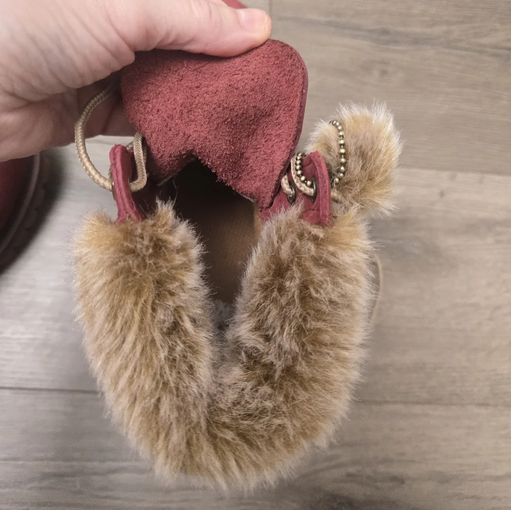 Timberland Faux Fur Girls Size 5 Burgandy Wine Winter Boots Primaloft 200 Gram